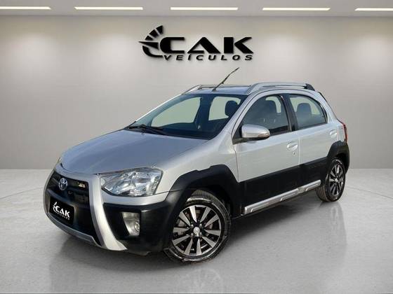 TOYOTA ETIOS CROSS 1.5 16V FLEX 4P MANUAL TOYOTA ETIOS CROSS 1.5 16V FLEX 4P MANUAL